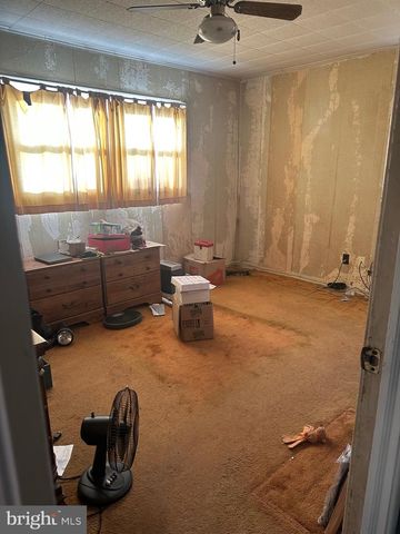 27 WALTON AVE, Trenton, NJ 08618