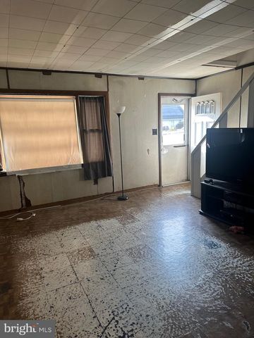 27 WALTON AVE, Trenton, NJ 08618