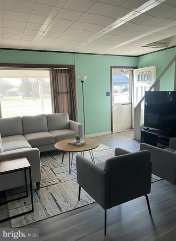 27 WALTON AVE, Trenton, NJ 08618