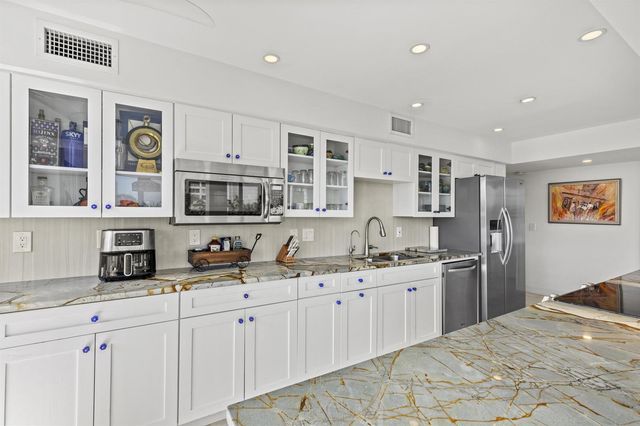 3589 S Ocean Boulevard 306, South Palm Beach, FL 33480