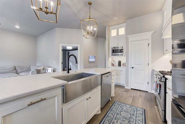 9220 NW 92nd Street, Yukon, OK 73099