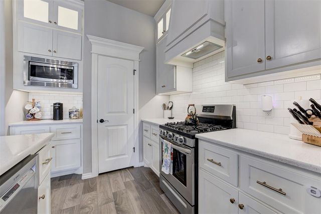 9220 NW 92nd Street, Yukon, OK 73099