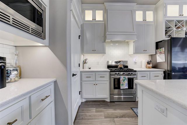 9220 NW 92nd Street, Yukon, OK 73099