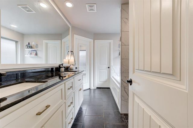 9220 NW 92nd Street, Yukon, OK 73099