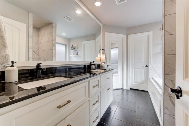 9220 NW 92nd Street, Yukon, OK 73099