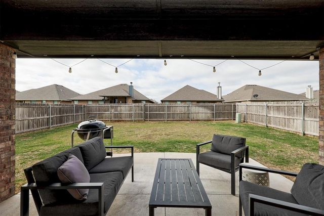 9220 NW 92nd Street, Yukon, OK 73099