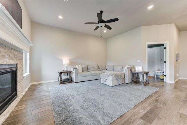 9220 NW 92nd Street, Yukon, OK 73099