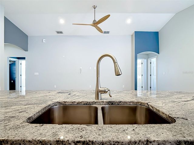 154 ELOISE OAKS DRIVE, Winter Haven, FL 33884