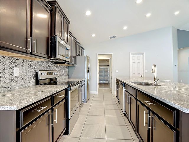 154 ELOISE OAKS DRIVE, Winter Haven, FL 33884