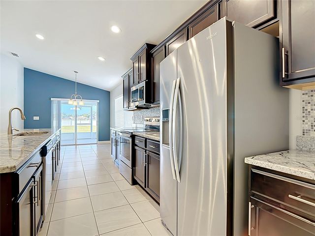 154 ELOISE OAKS DRIVE, Winter Haven, FL 33884