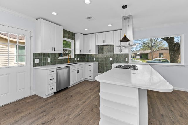1307 Yorkshire DR, Austin, TX 78723