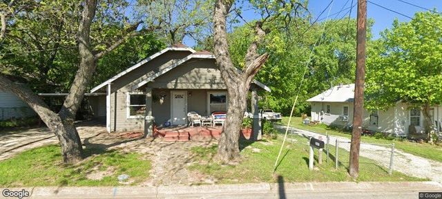 207 N Waco Street, Weatherford, TX 76086