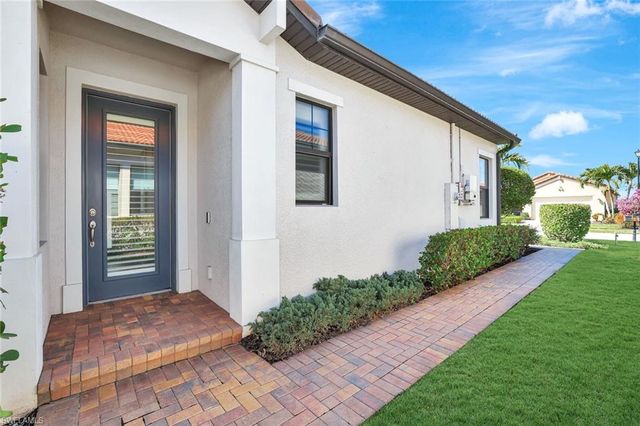 1416 Lucena LN, Naples, FL 34113