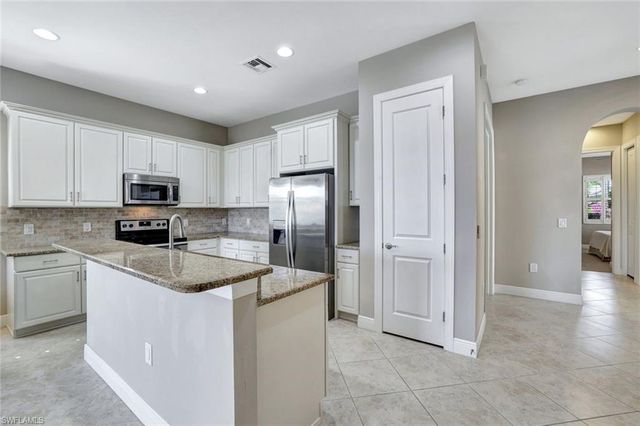 1416 Lucena LN, Naples, FL 34113