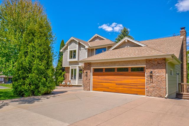 1501 Royal Lane, Arden Hills, MN 55112