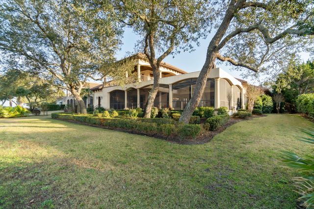 456 Captains Circle Circle, Destin, FL 32541