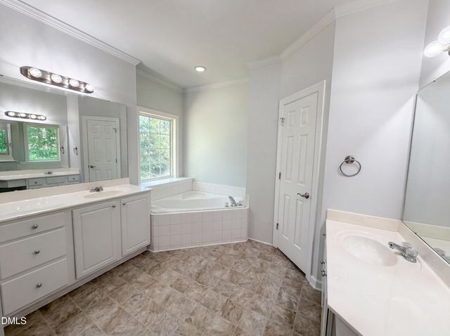 350 Wyndham Place Drive, Fuquay Varina, NC 27526