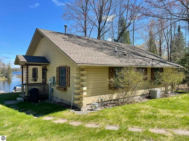 4874 Channel Drive, Lupton, MI 48635