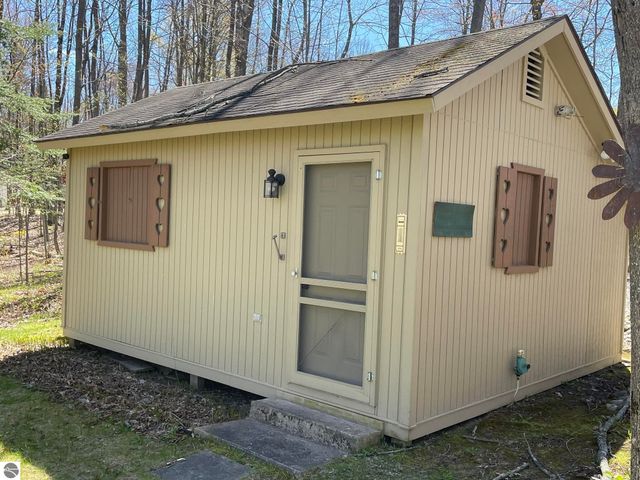 4874 Channel Drive, Lupton, MI 48635