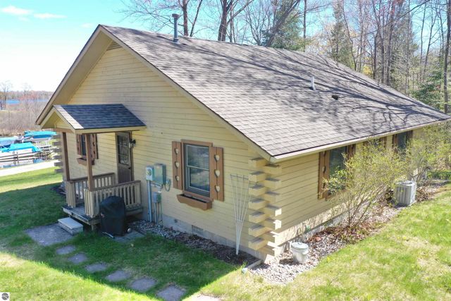 4874 Channel Drive, Lupton, MI 48635