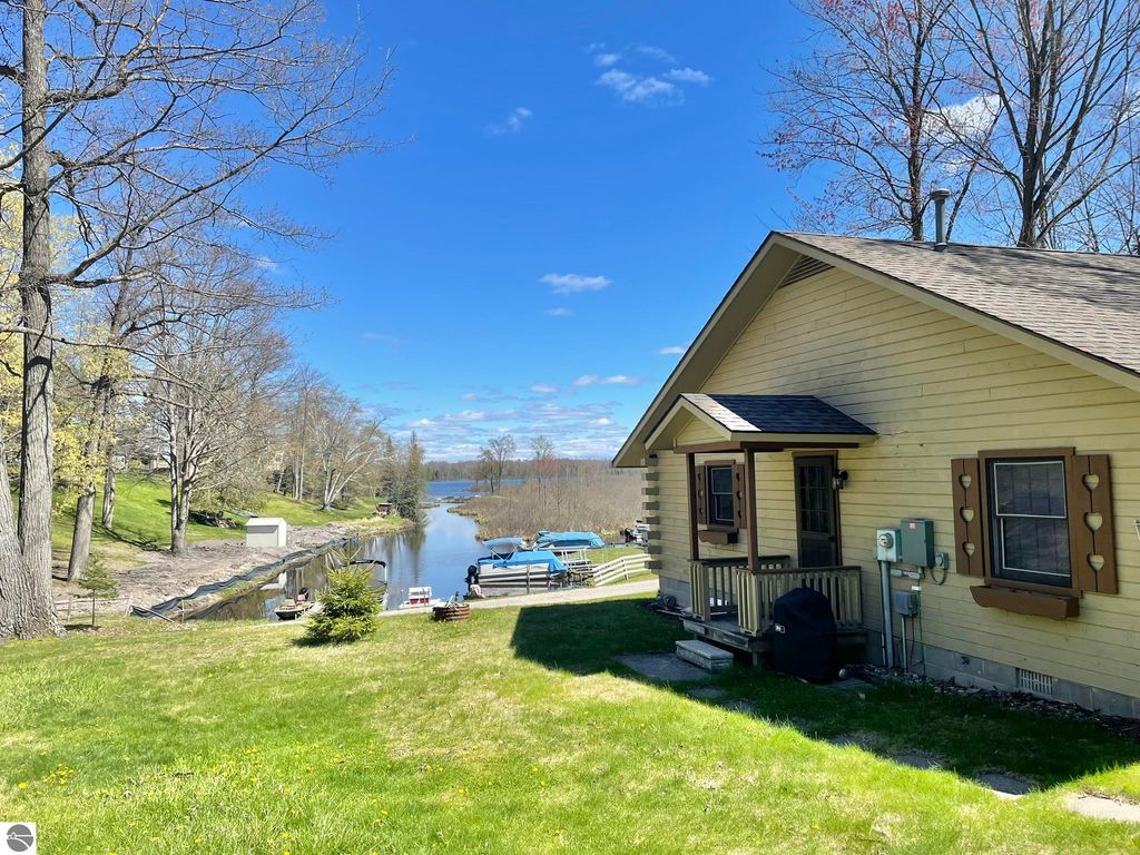 4874 Channel Drive, Lupton, MI 48635