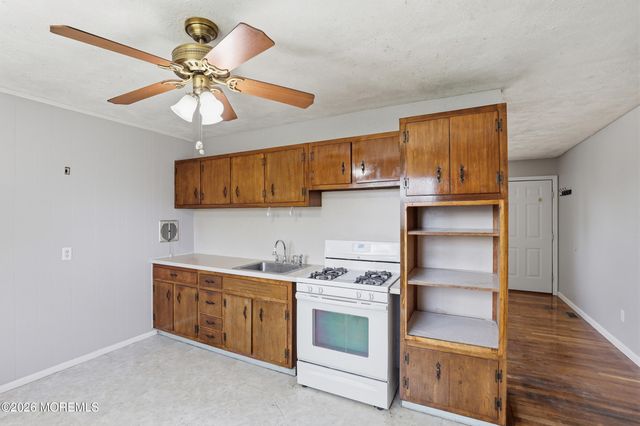 112 Dittmar Drive, Toms River, NJ 08757