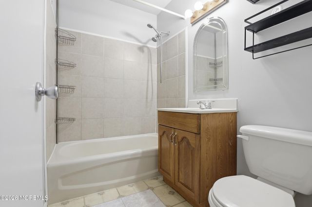 112 Dittmar Drive, Toms River, NJ 08757