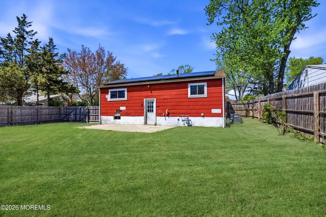 112 Dittmar Drive, Toms River, NJ 08757