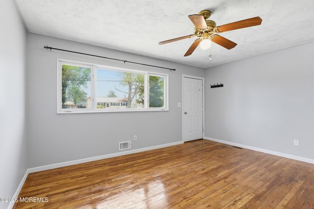 112 Dittmar Drive, Toms River, NJ 08757