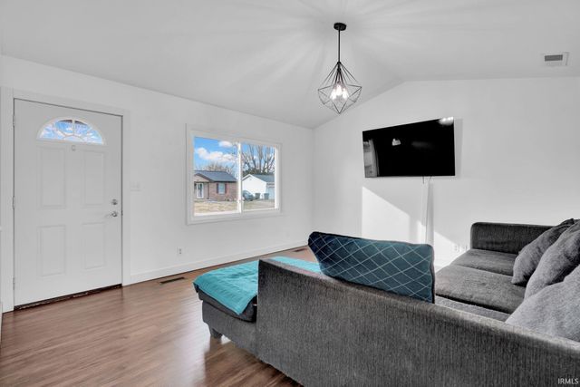 2831 Squire Lane, Evansville, IN 47715