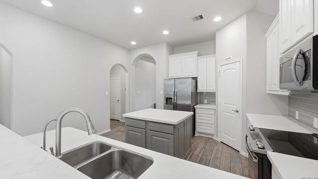 2973 Coral Way, Seguin, TX 78155