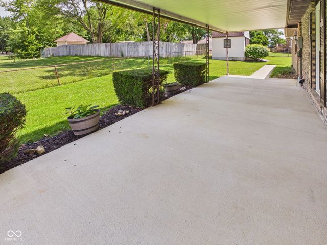 186 E Gay Drive, Alexandria, IN 46001