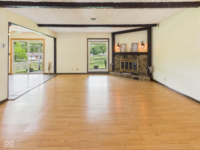 186 E Gay Drive, Alexandria, IN 46001