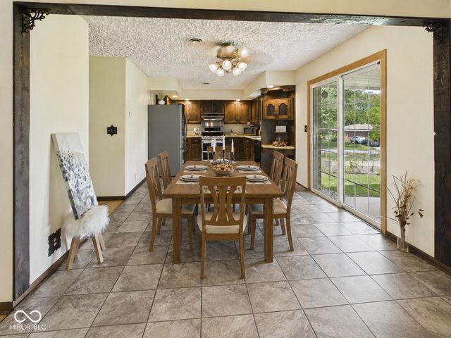 186 E Gay Drive, Alexandria, IN 46001