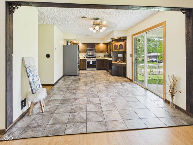 186 E Gay Drive, Alexandria, IN 46001