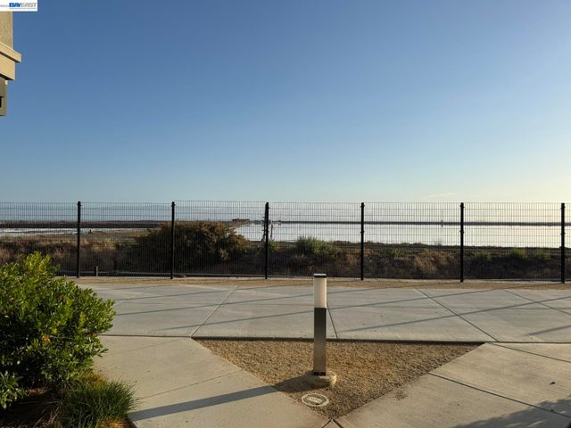 9824 Seawind Way, Newark, CA 94560