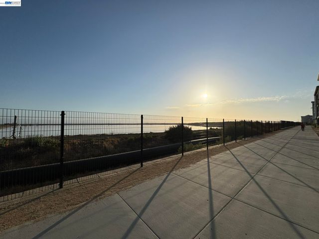 9824 Seawind Way, Newark, CA 94560