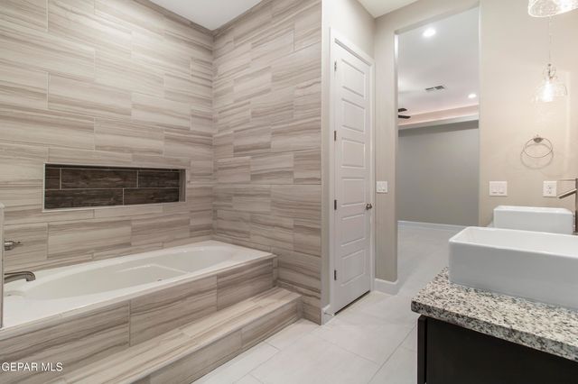 779 B Lemington, El Paso, TX 79928