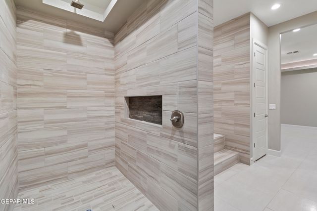 779 B Lemington, El Paso, TX 79928
