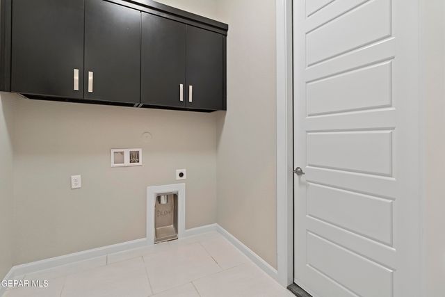 779 B Lemington, El Paso, TX 79928