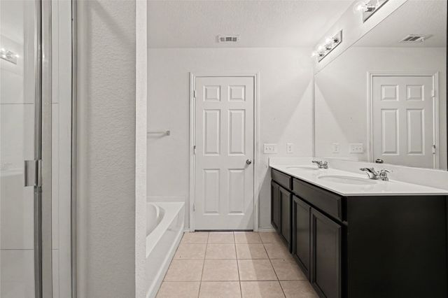 1437 Waggoner Drive, Aubrey, TX 76227