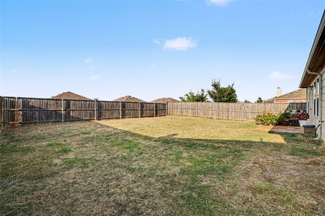 1437 Waggoner Drive, Aubrey, TX 76227