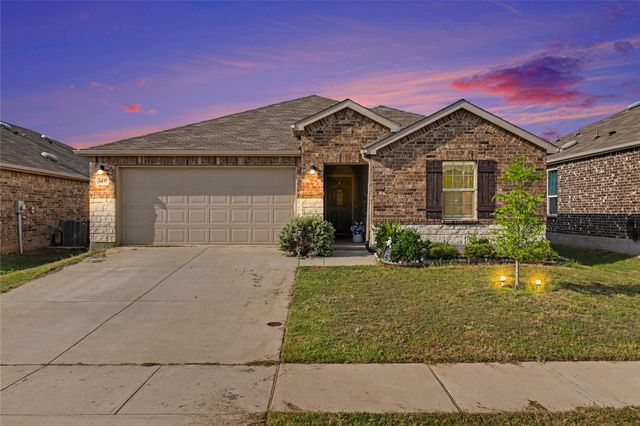1437 Waggoner Drive, Aubrey, TX 76227