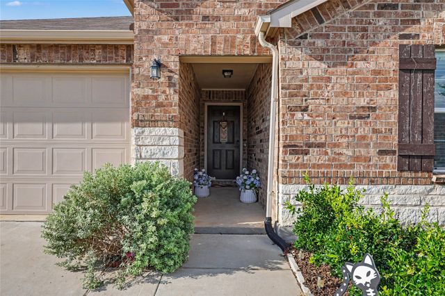 1437 Waggoner Drive, Aubrey, TX 76227