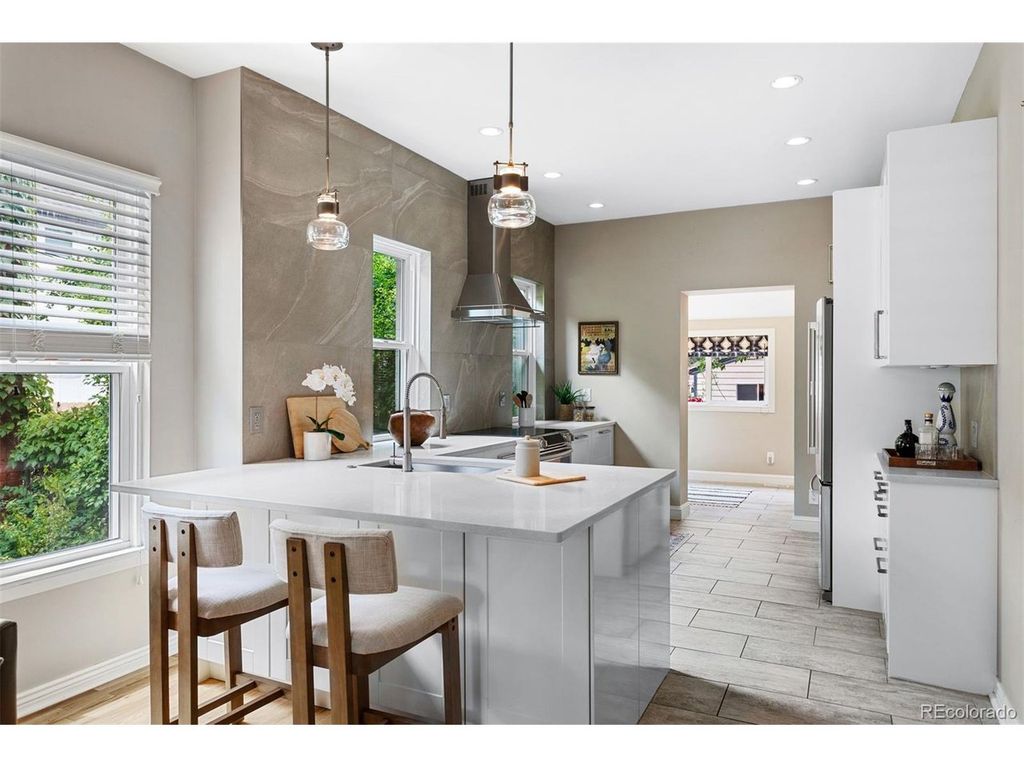 221 S Ogden St, Denver, CO 80209