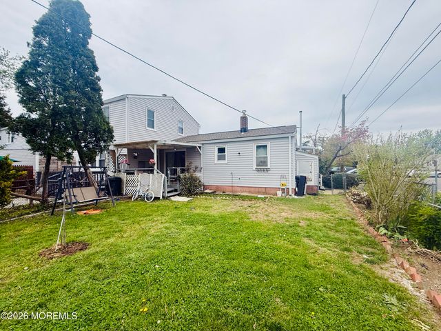 98 Belshaw Avenue, Shrewsbury Twp, NJ 07724