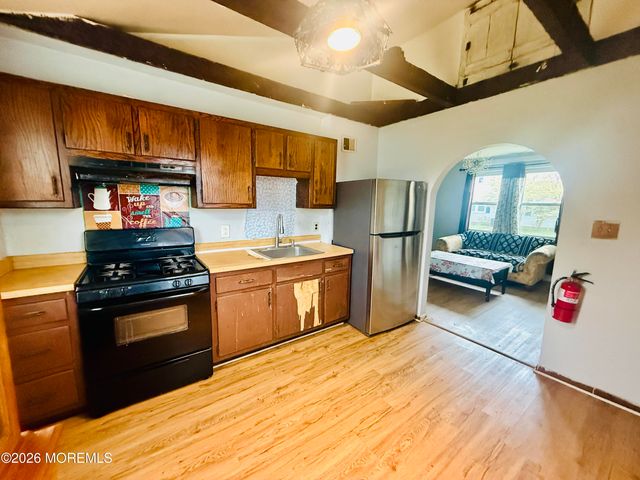 98 Belshaw Avenue, Shrewsbury Twp, NJ 07724