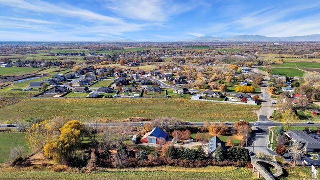 1917 W 250 N, Marriott Slaterville, UT 84404