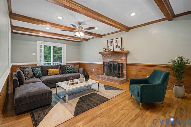 14800 Walthall Dr, Colonial Heights, VA 23834