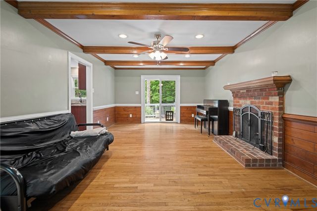 14800 Walthall Dr, Colonial Heights, VA 23834